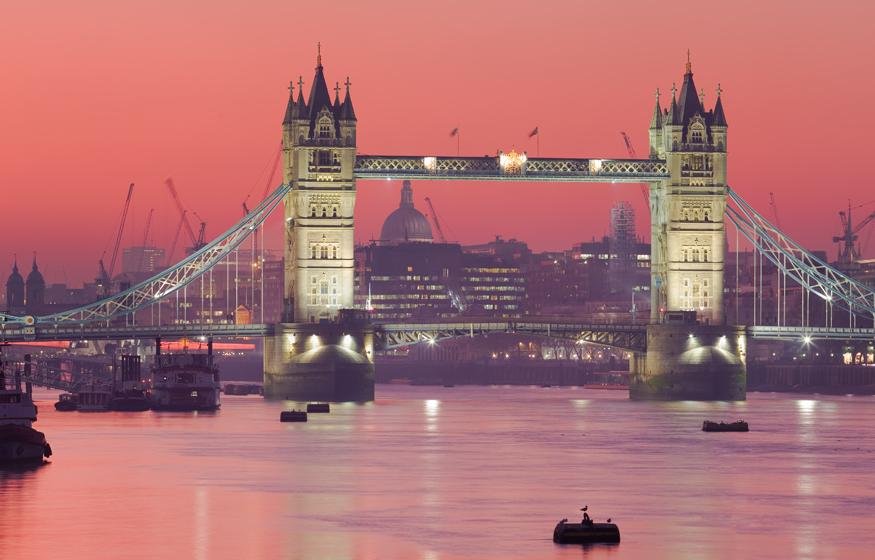 Londres — Big Ben e Westminster ao amanhecer